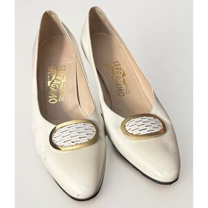 Vintage Salvatore Ferragamo Ivory Leather Pumps 9 AA Narrow Italy